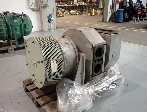 Image 2 of 6 - MAN B&W - NR 20/R147