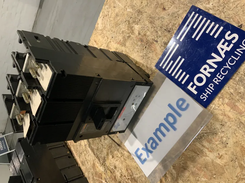 Image 4 of 4 - Merlin Gerin - C801L