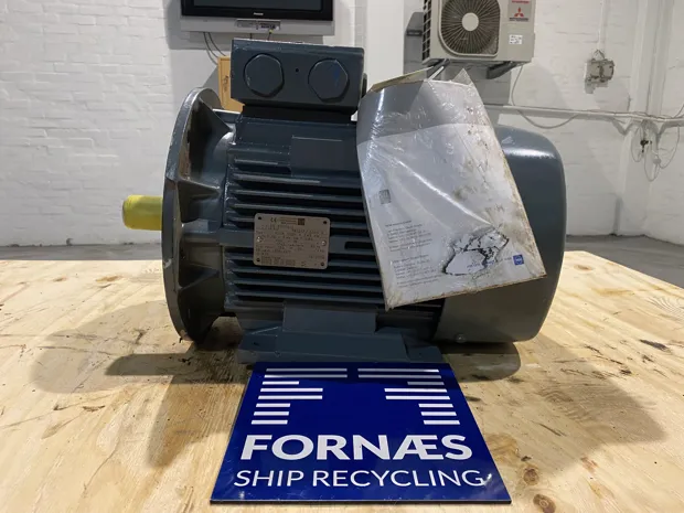 Image 1 of 5 - VEM - K11R132M