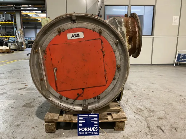 Image 4 of 6 - ABB - VTR304P11