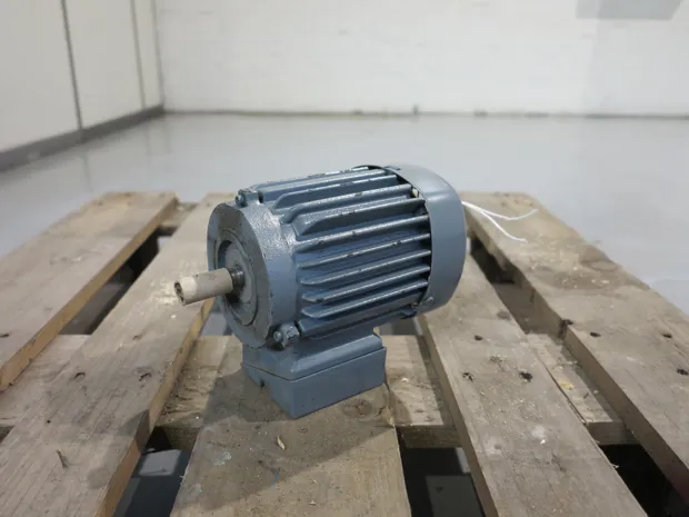 Image 2 of 3 - VEM - K21R 71 G4 H