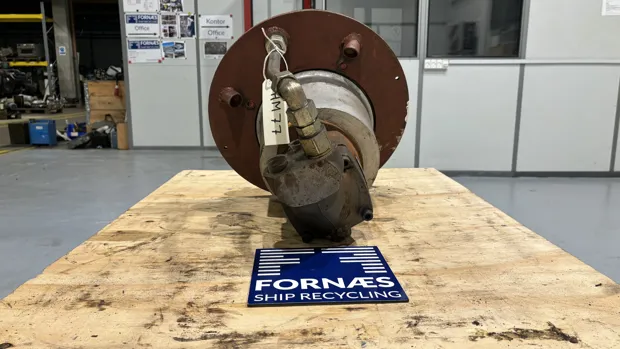 Image 2 of 9 - Parker - F11-039-MB-CN-K-000