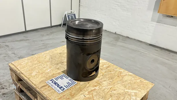 Image 3 of 12 - MaK - M 32