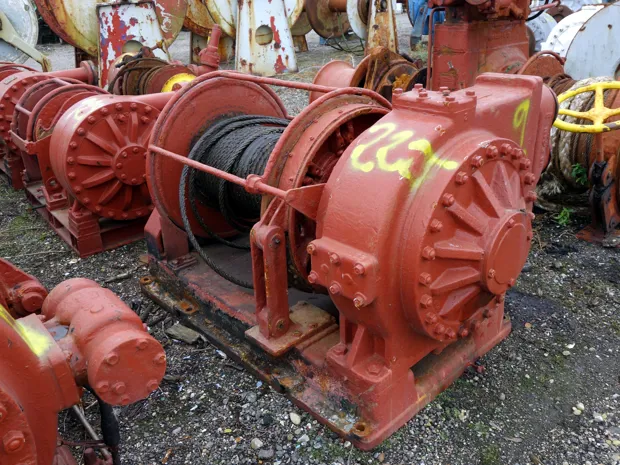 Image 3 of 7 - Wire winch