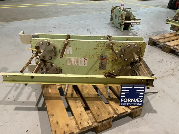 Image 4 of 6 - APV - N25