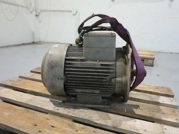 Image 1 of 3 - Lönne - 7BA160M02K