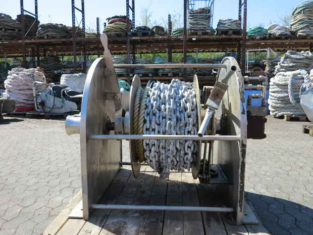 Image 1 of 7 - Anchor winch