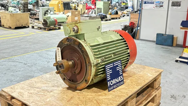 Image 2 of 8 - Lönne - VC200LK04