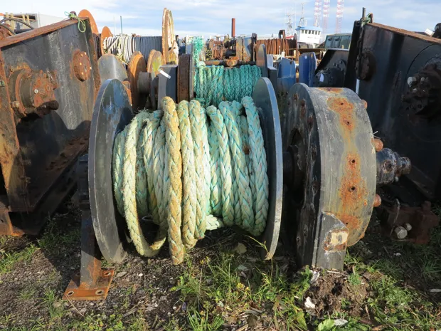 Image 6 of 8 - Tackle winch