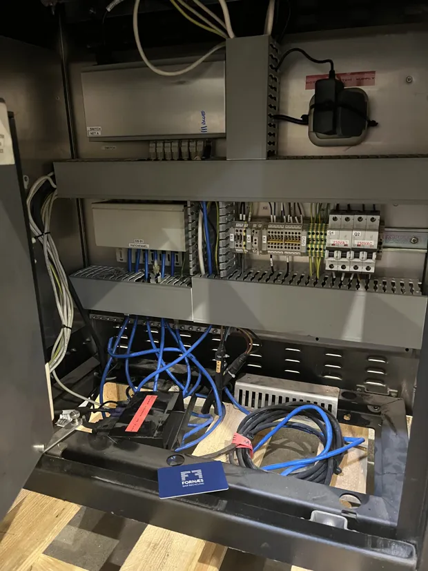 Image 3 of 6 - Kongsberg - K-POS DP