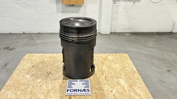 Image 2 of 12 - MaK - M 32