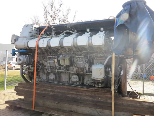 Image 2 of 7 - Deutz - SBV 12M 628