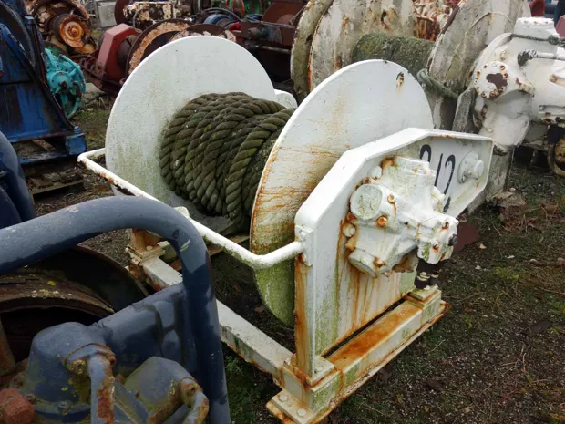 Image 1 of 3 - Split winch