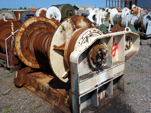 Image 2 of 3 - Trawl winch