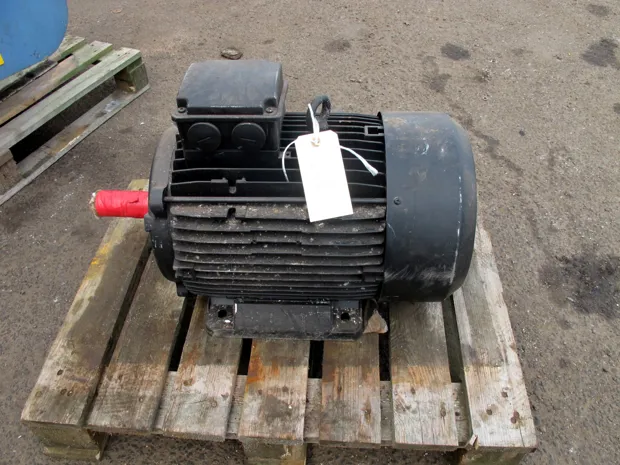 Image 1 of 2 - AEG - AM 160M XA2