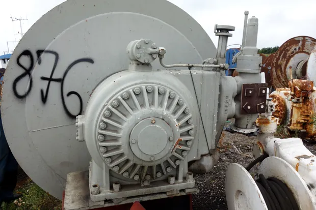 Image 2 of 3 - Trawl winch