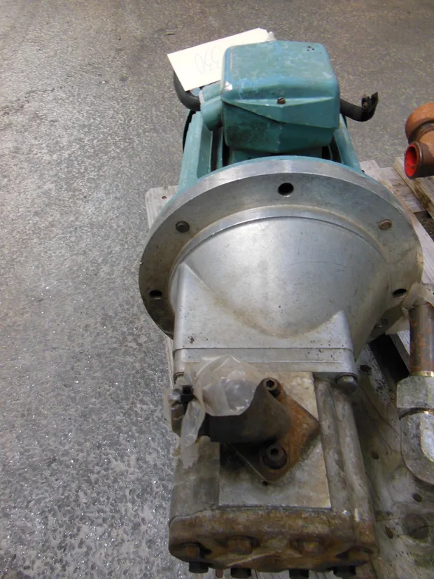 Image 2 of 4 - HP330