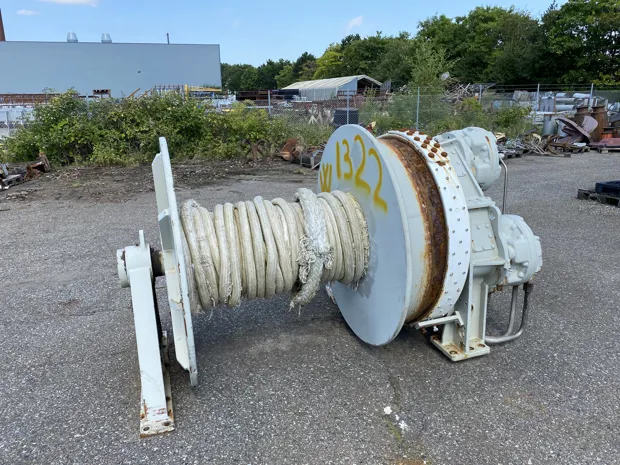 Image 1 of 6 - Tackle winch