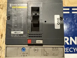 MERLIN GERIN - NS100N