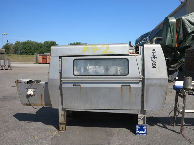 Image 4 of 8 - K72