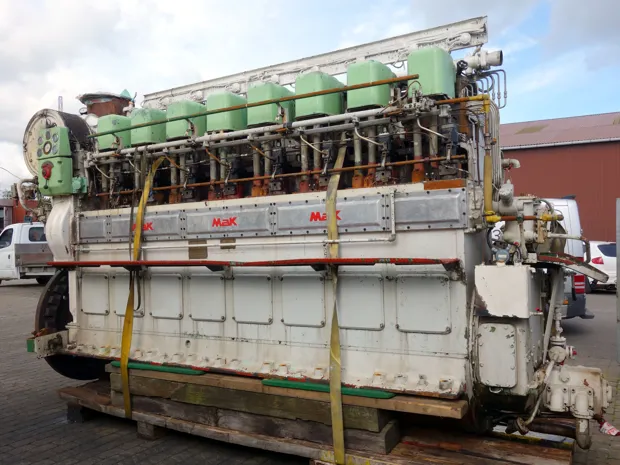 Image 2 of 5 - MaK - 8M 452 AK