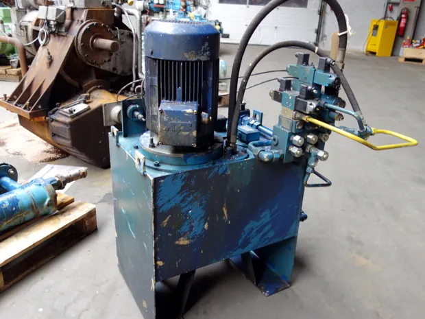 Image 1 of 3 - HS236