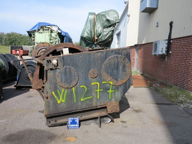 Image 4 of 7 - Trawl winch
