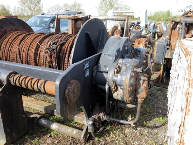 Image 5 of 6 - Trawl winch