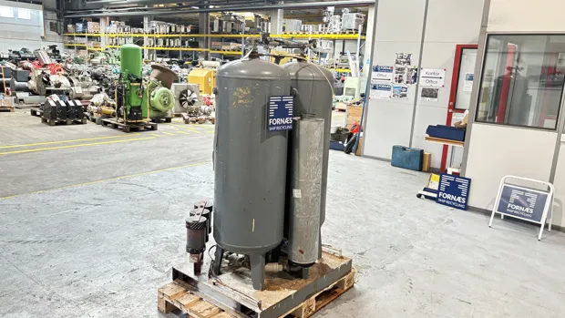 Image 4 of 11 - DANA-tank air tanks  - 190 Liters X 2