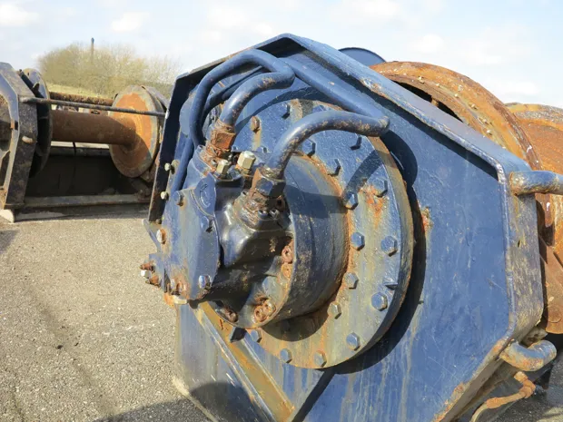 Image 7 of 9 - Split winch