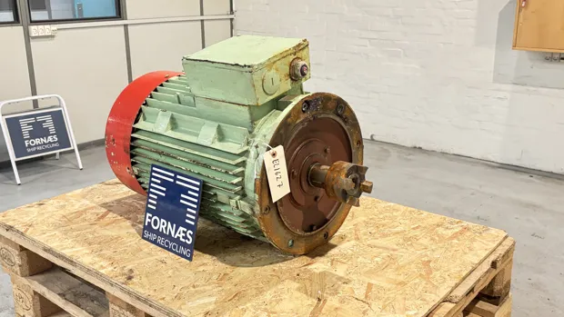 Image 6 of 8 - Lönne - VC200LK04