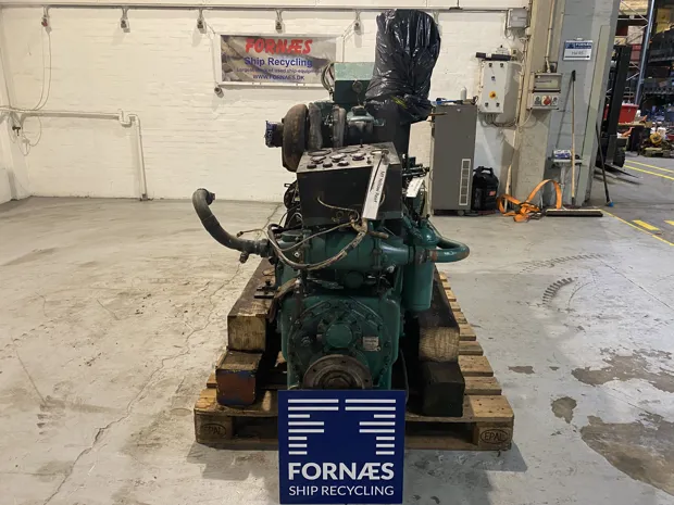 Image 2 of 5 - Volvo Penta - TMD 100 AK