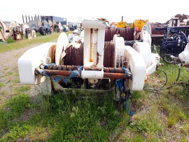 Image 3 of 3 - Split winch