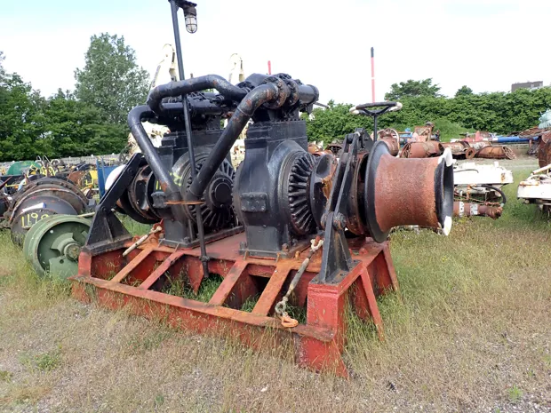 Image 6 of 7 - Anchor winch double