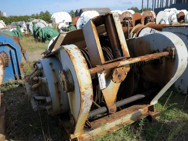 Image 1 of 4 - Trawl winch