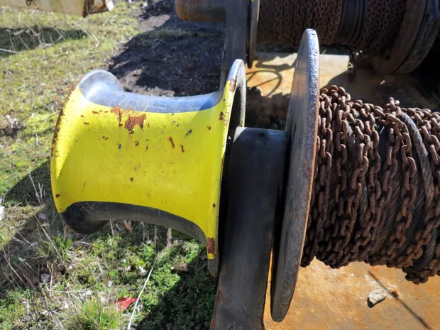 Image 3 of 4 - Mooring winch