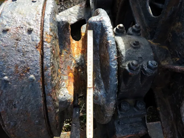 Image 7 of 7 - Anchor winch