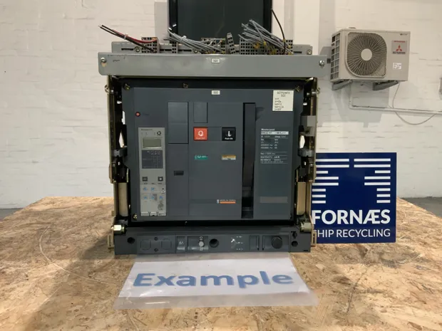 Image 1 of 4 - Merlin Gerin - NW32H1