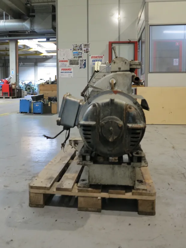 Image 3 of 6 - Lister