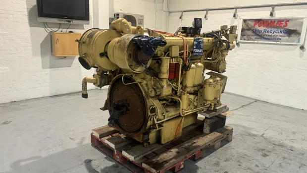 Image 3 of 9 - Caterpillar - D343