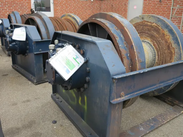 Image 2 of 3 - Trawl winch