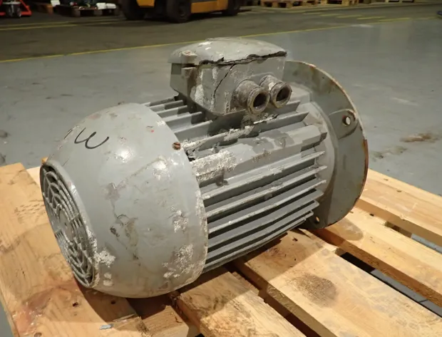 Image 4 of 4 - Elektrokovina - T13