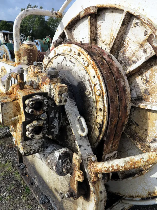 Image 2 of 7 - Split winch