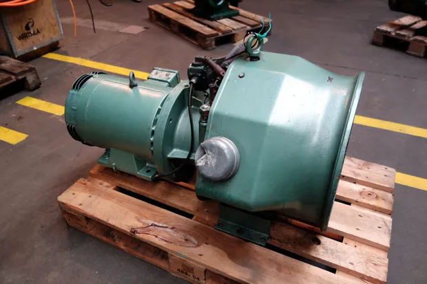 Image 2 of 5 - Hatlapa - L45