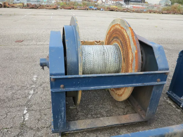 Image 1 of 5 - Trawl winch