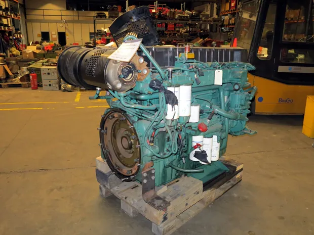 Image 3 of 4 - Volvo - D12D-B MH