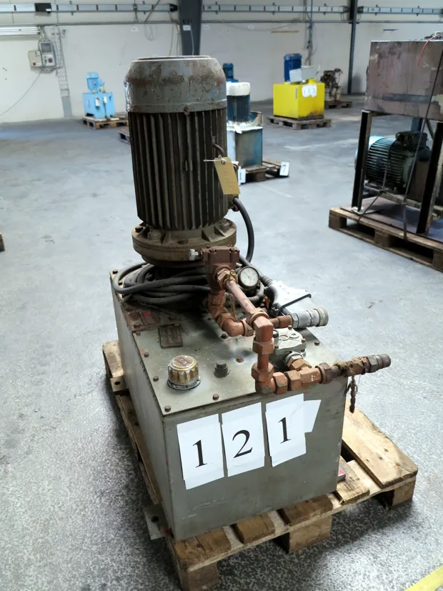 Image 1 of 3 - HS121