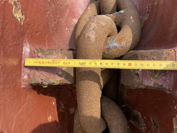 Image 7 of 11 - Anchor winch