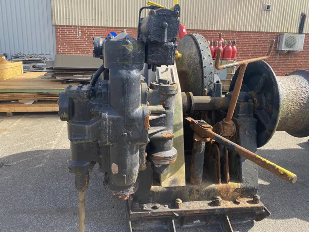 Image 6 of 11 - Anchor winch