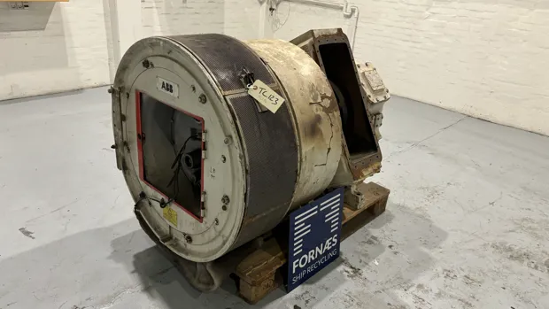 Image 3 of 9 - ABB - VTR 304-P11